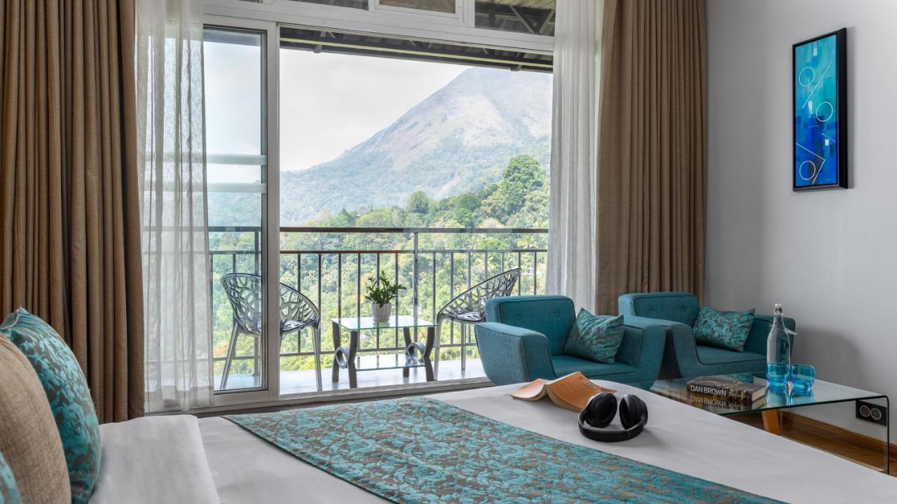 Hotel The Panoramic Getaway Munnar Exteriér fotografie View of Mount Apo from the hotel