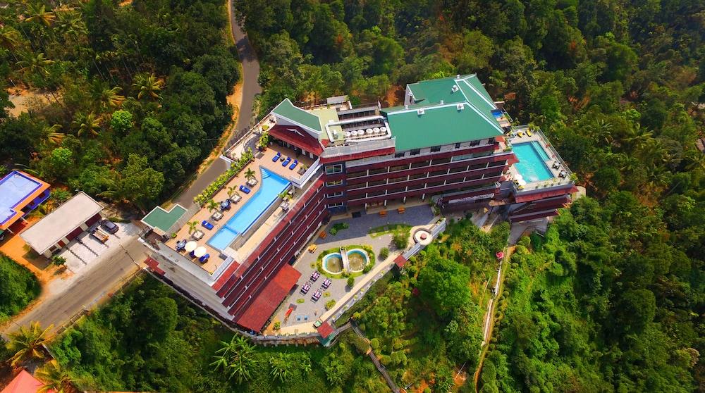 Hotel The Panoramic Getaway Munnar Exteriér fotografie Aerial view of the hotel