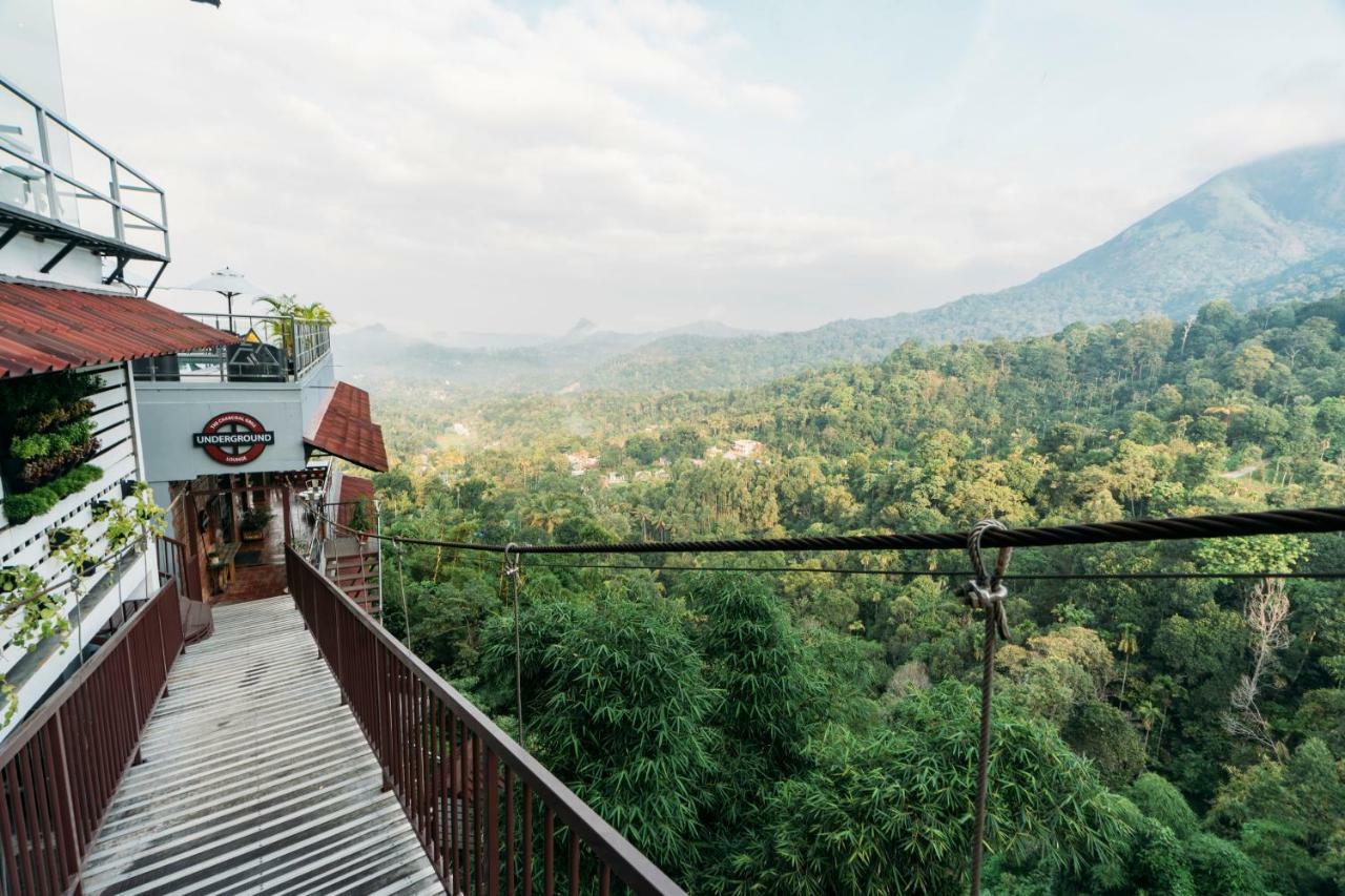 Hotel The Panoramic Getaway Munnar Exteriér fotografie View of Mount Apo from the Treehouse Cafe
