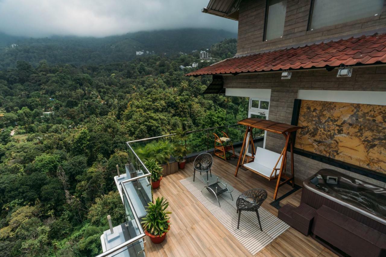 Hotel The Panoramic Getaway Munnar Exteriér fotografie A view from the balcony of a house in Kerala, India