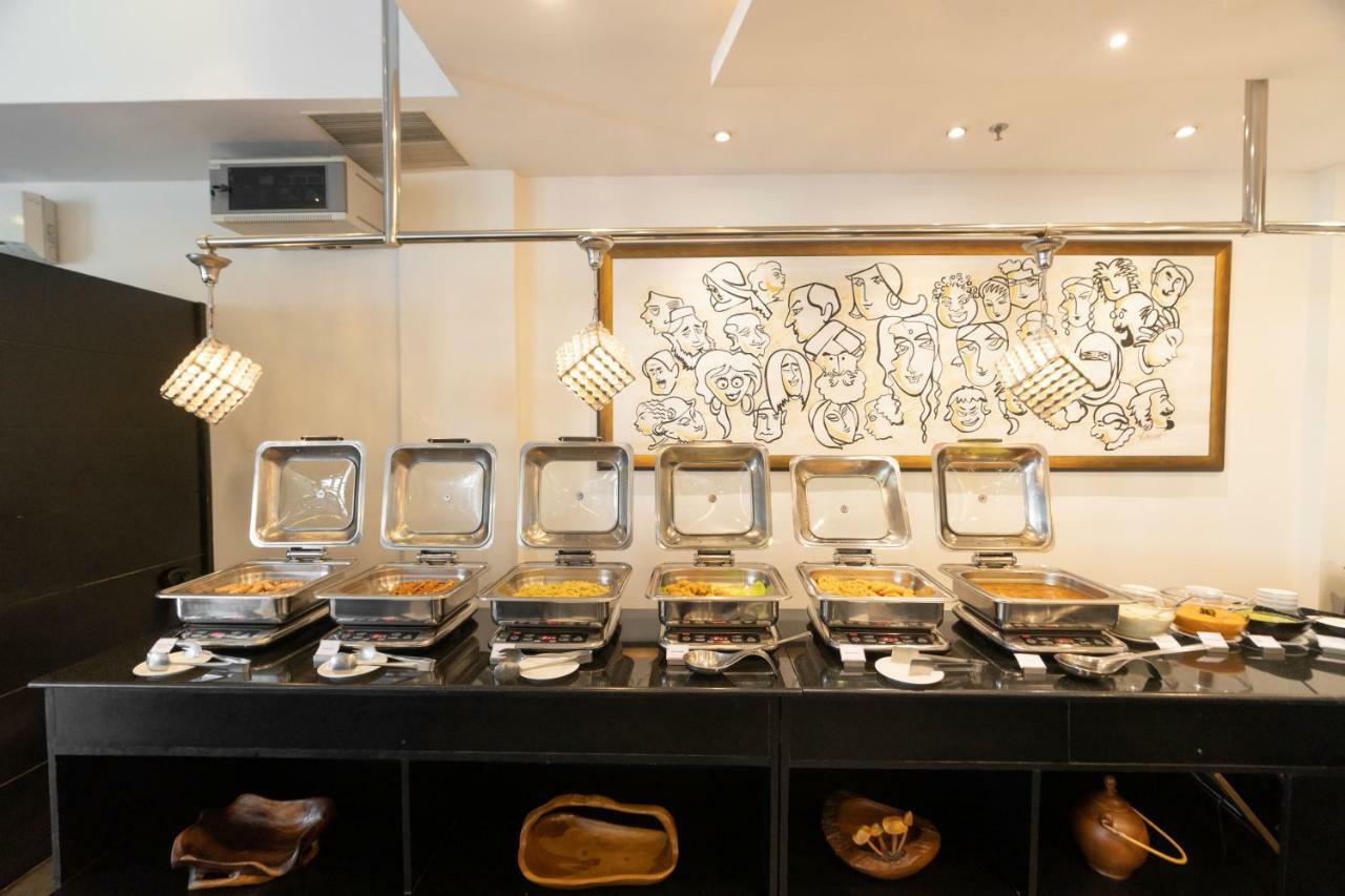 Hotel The Panoramic Getaway Munnar Exteriér fotografie A chafing dish buffet