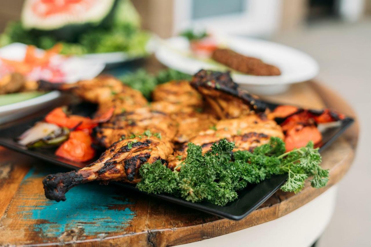 Hotel The Panoramic Getaway Munnar Exteriér fotografie Grilled chicken
