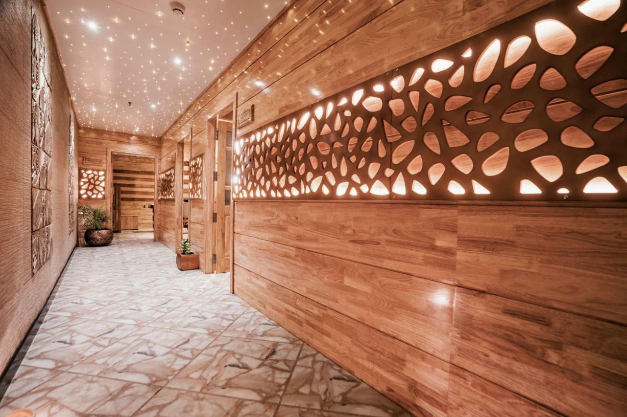 Hotel The Panoramic Getaway Munnar Exteriér fotografie The interior of the hotel